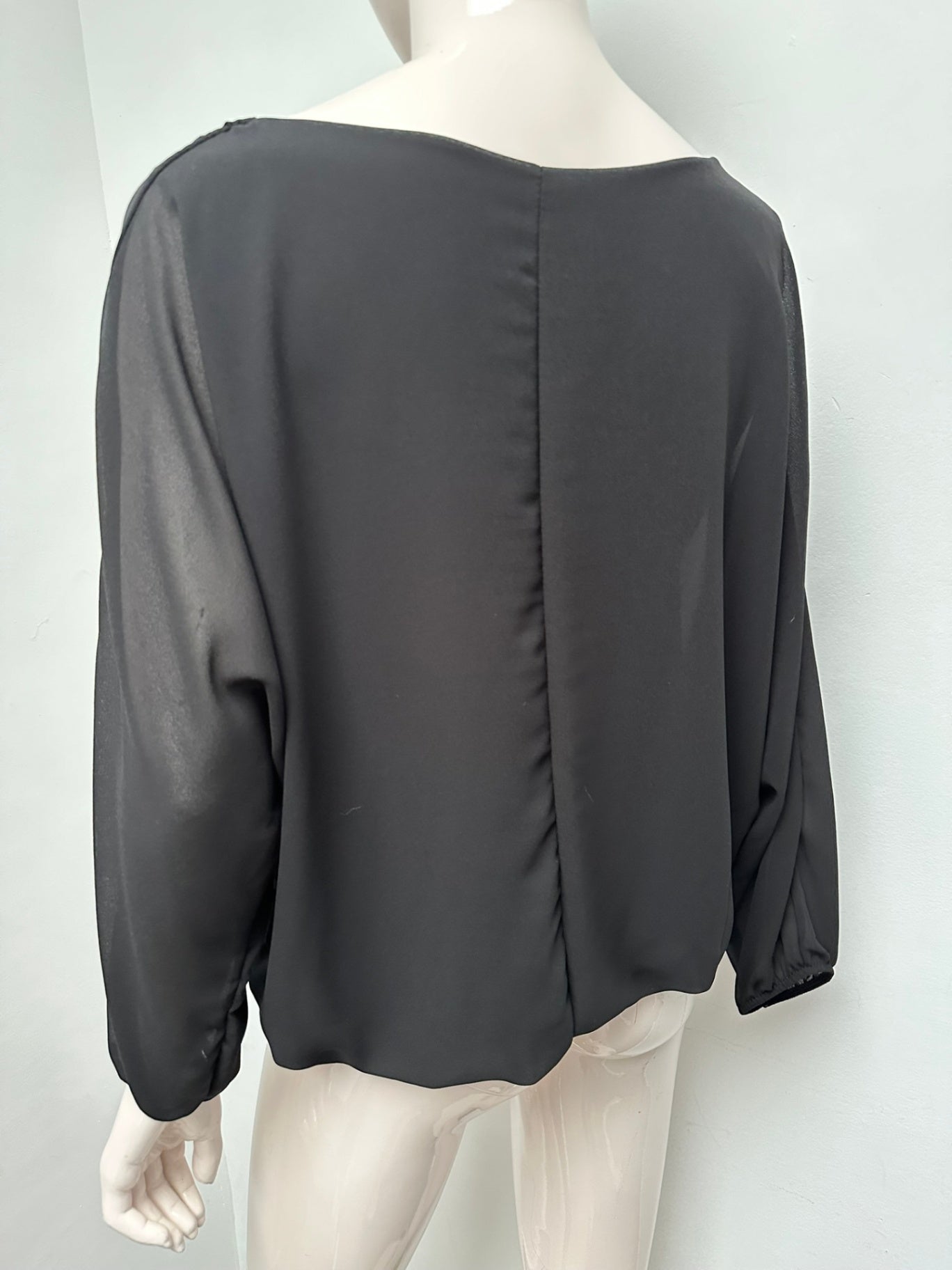 Zwarte Top maat 40