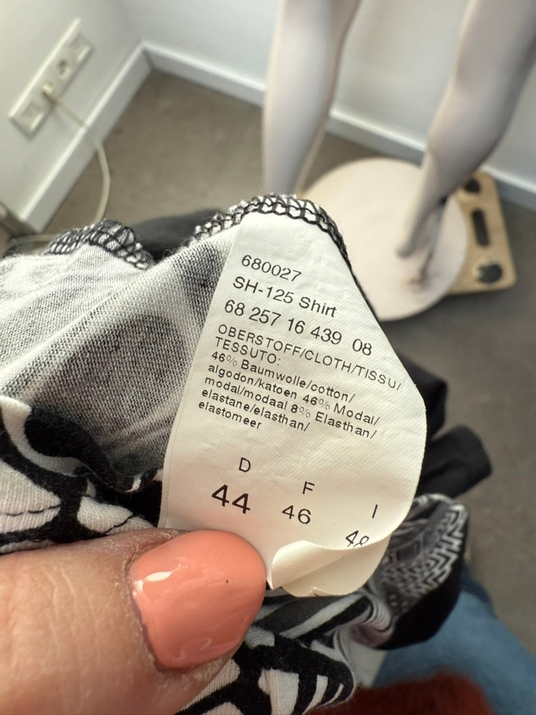 Airfield Top maat 44 zwart; wit