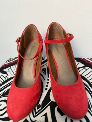 Tamaris Pumps maat 38 rood