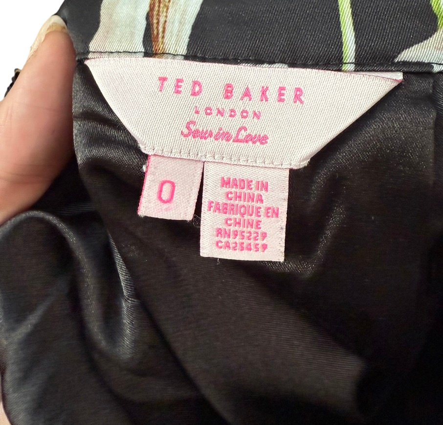 Ted Baker Short maat 34 zwart