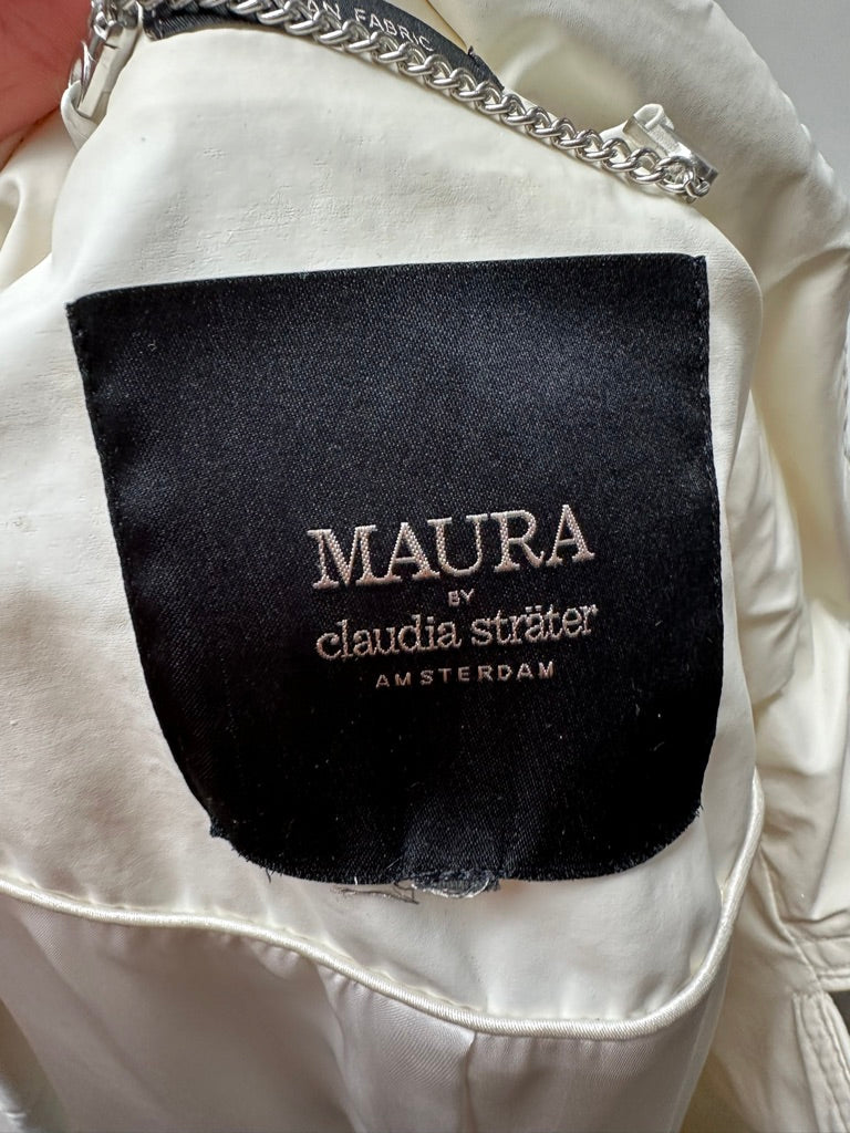 Claudia Sträter witte trenchcoat maat M
