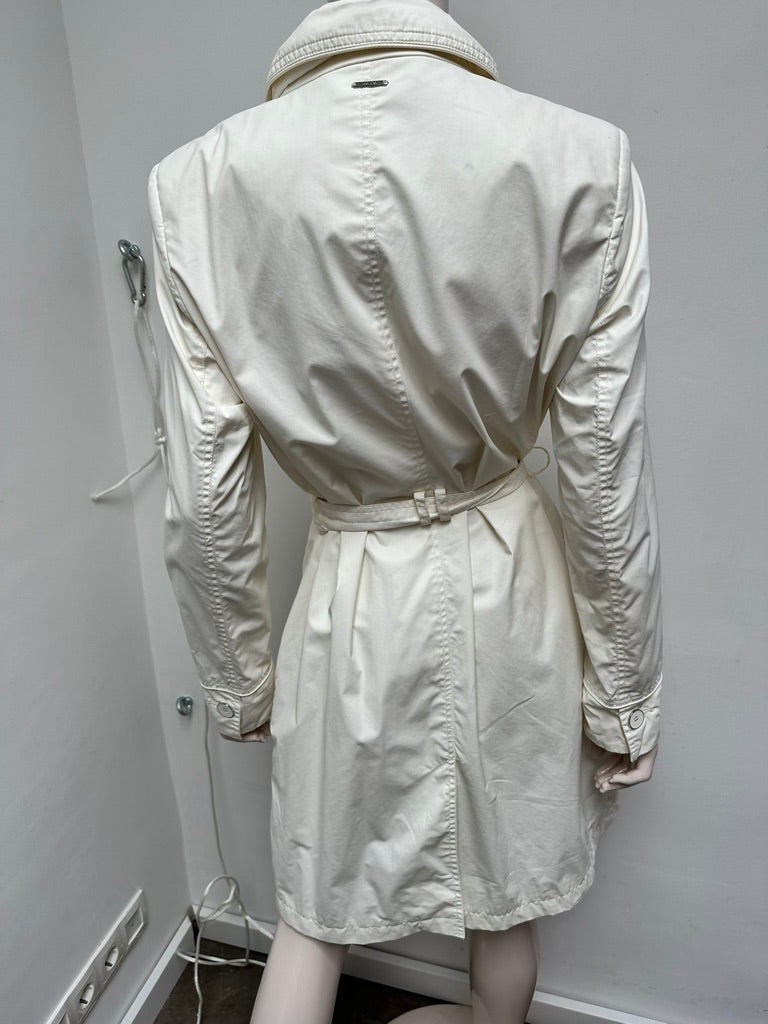 Claudia Sträter witte trenchcoat maat M