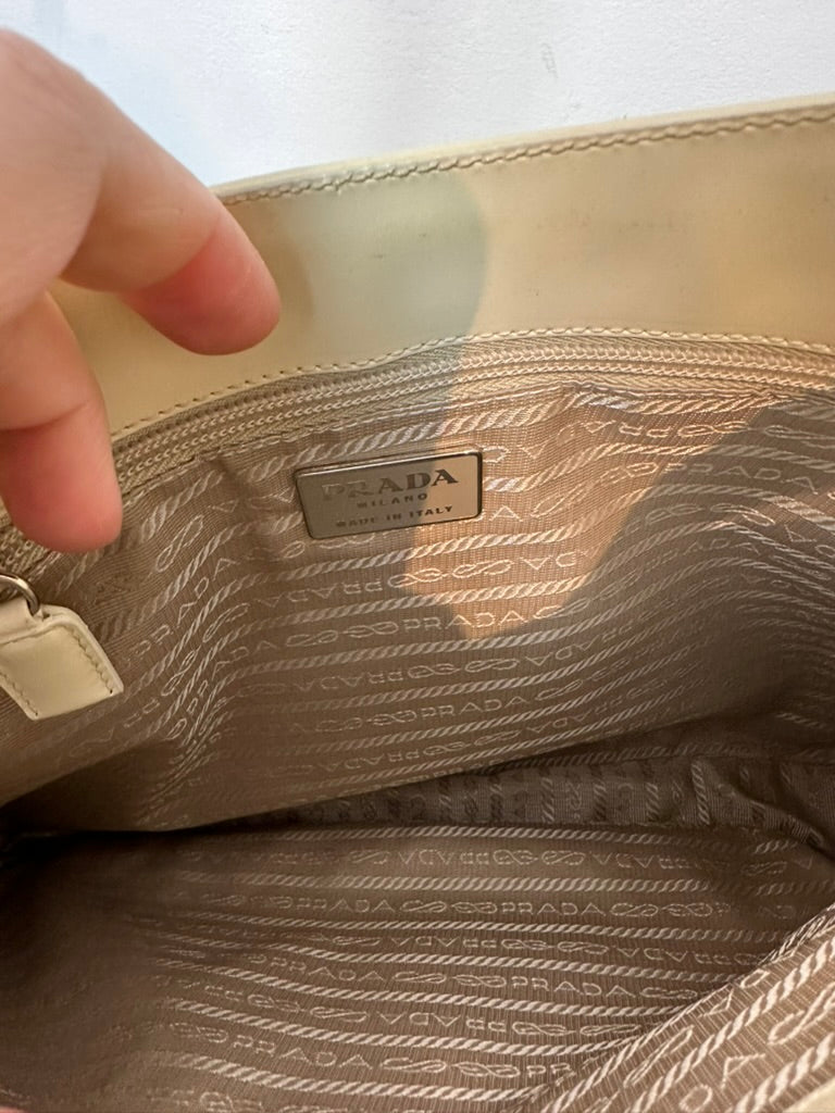 Prada vintage schoudertas crème leder