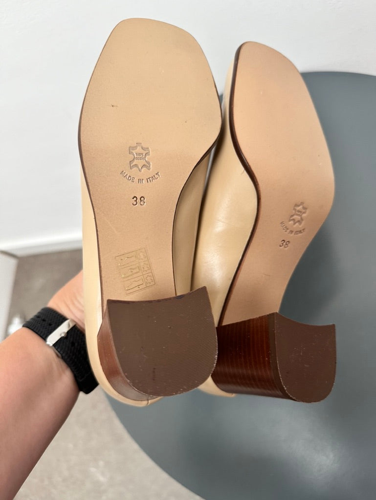 Daniel Hechter pumps maat 38 beige