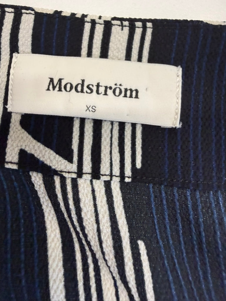 Modström - Jurk - zwart-wit, grafische print, strikkoord in de taille - XS
