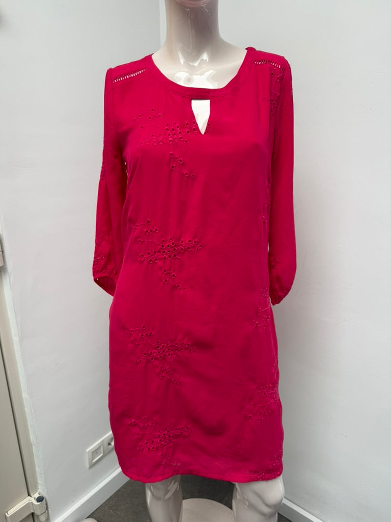 LOLA LIZA - Jurk - roze, opengewerkte details, ronde hals met V-uitsnede - maat S