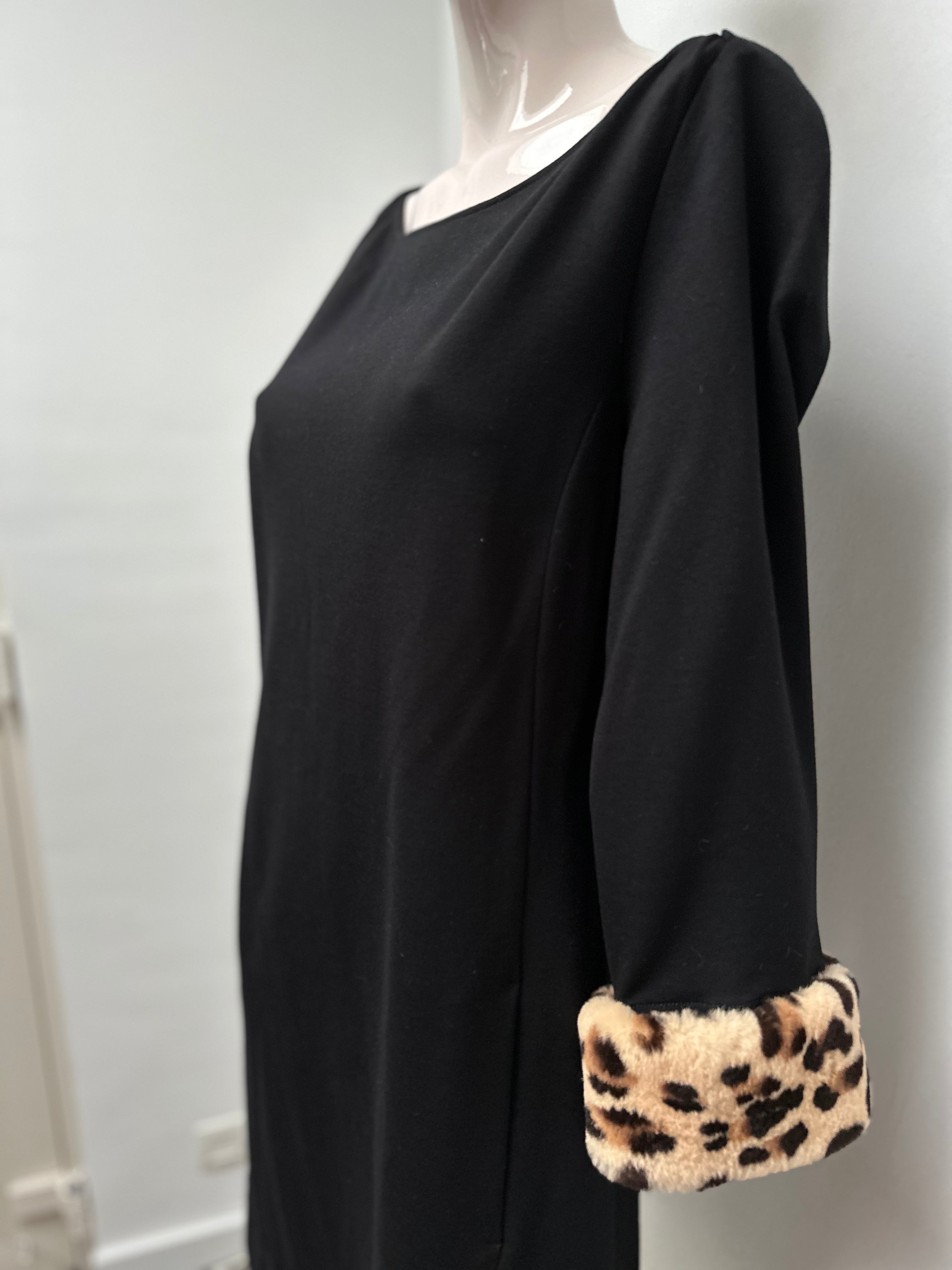 Blumarine zwarte jurk met bonten luipaard details maat 40