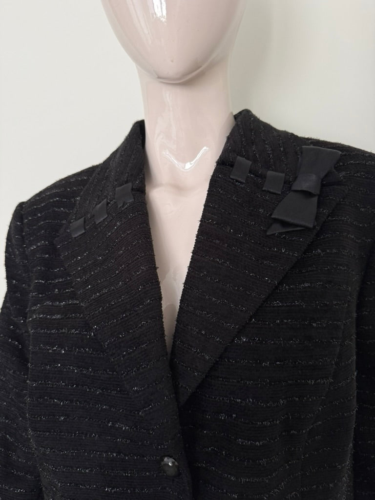 Edgar Vos - Blazer - zwart, geweven streeppatroon, satijnen strik op schouder - XXL
