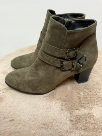 jana Laarsjes maat 38 olijfgroen