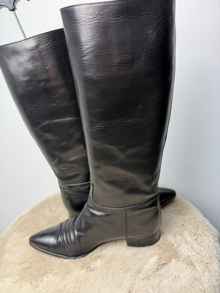 Prada Laarzen maat 39,5 Zwart met rood binnenwerk