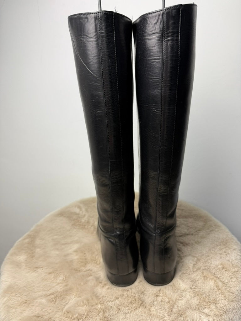 Prada Laarzen maat 39,5 Zwart met rood binnenwerk