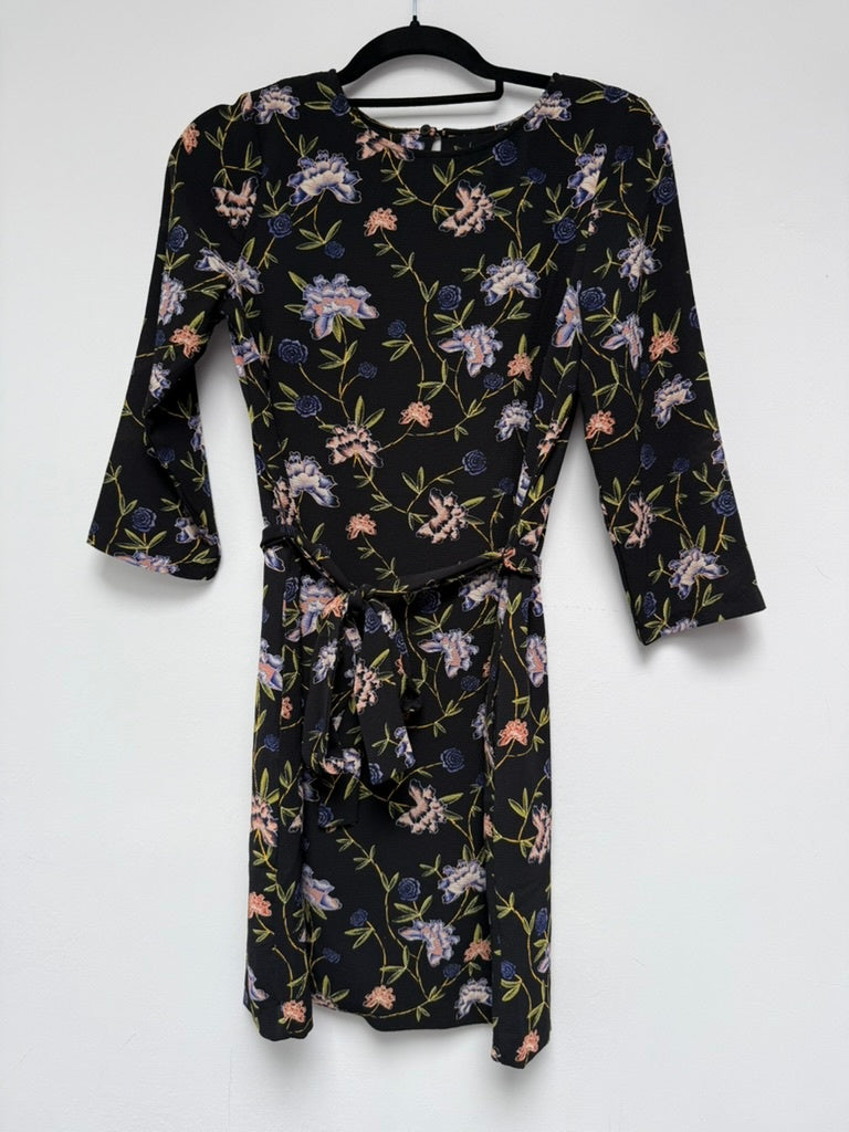 H&M Jurk maat 36 Zwart met bloemenprint