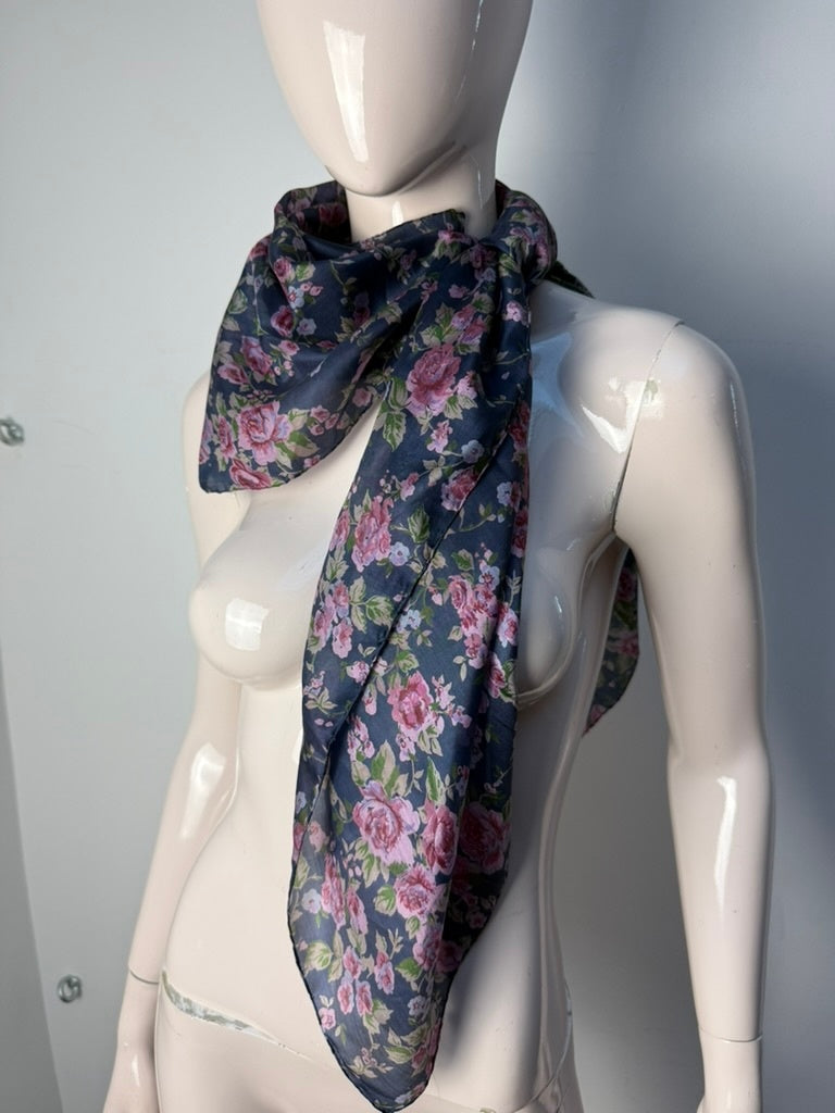 zijde Sjaal maat Blauw met roze en groen