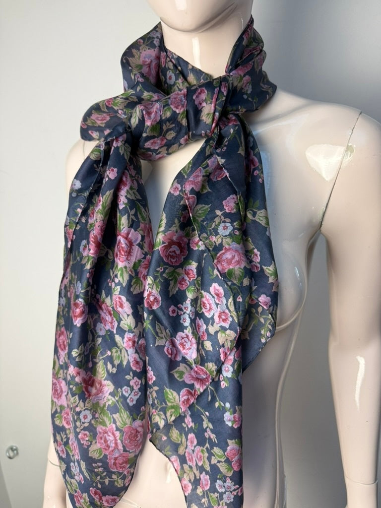 zijde Sjaal maat Blauw met roze en groen