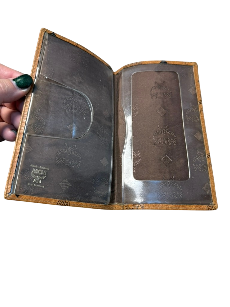 MCM Portemonnee maat Bruin met zwarte logo's