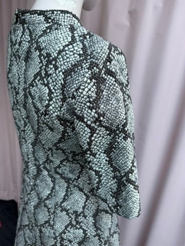 Hugo Boss Jurk maat 40 Zwart en wit