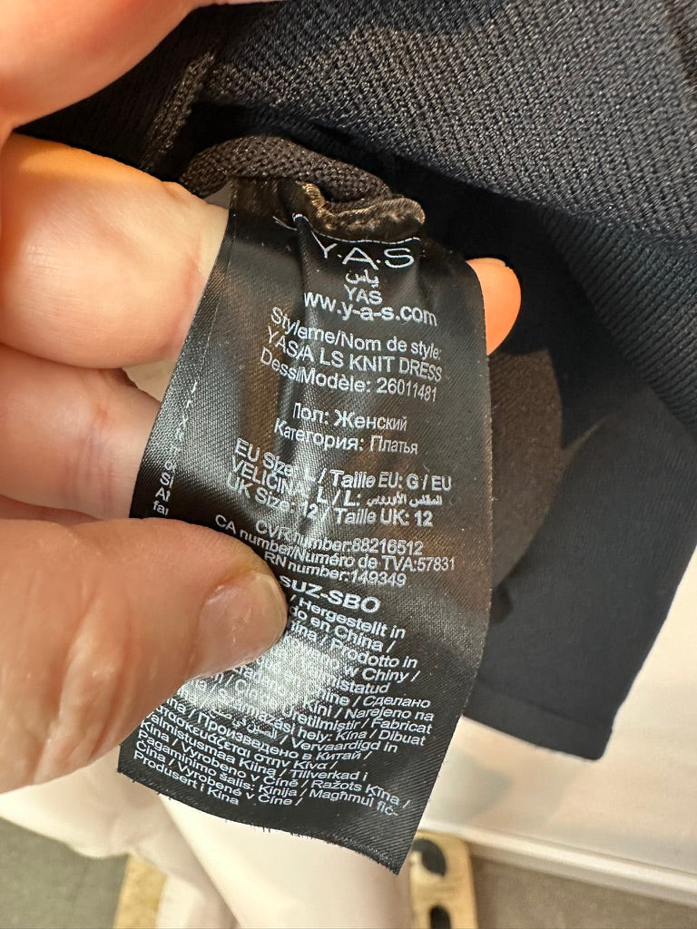 Y.A.S. zwart jurkje maat L