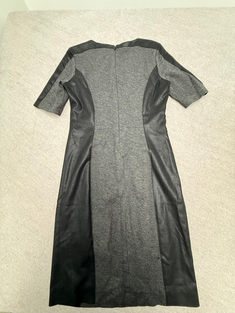 Luisa Cerano Jurk Maat 40/42 – Grijze Wolmix Jurk met Zwarte Leather-Look Panels | Nieuw met Kaartje