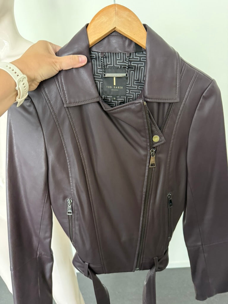 Ted Baker - Jasje - paars, asymmetrische ritssluiting, riem in taille - XS