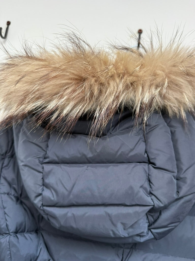 WEEKEND MaxMara - Jas - blauw, gewatteerd, afneembare bontkraag - L