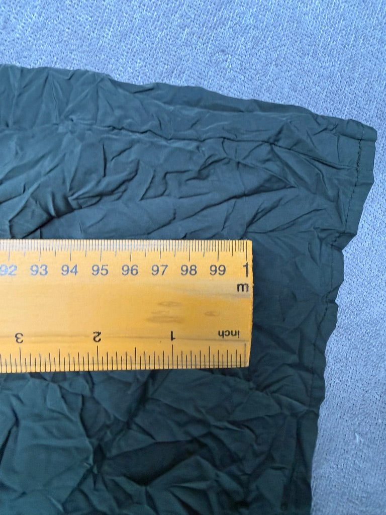 OSKA Crinkle Jurk Olijfgroen – Luchtige A-Lijn Jurk – Minimalistische Designerjurk
