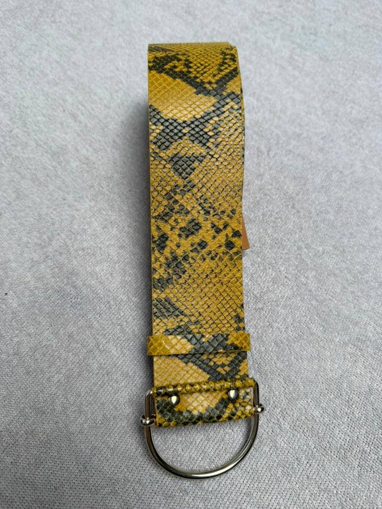 ba&sh - Riem - slangenprint, geel en zwart, ronde zilverkleurige gesp