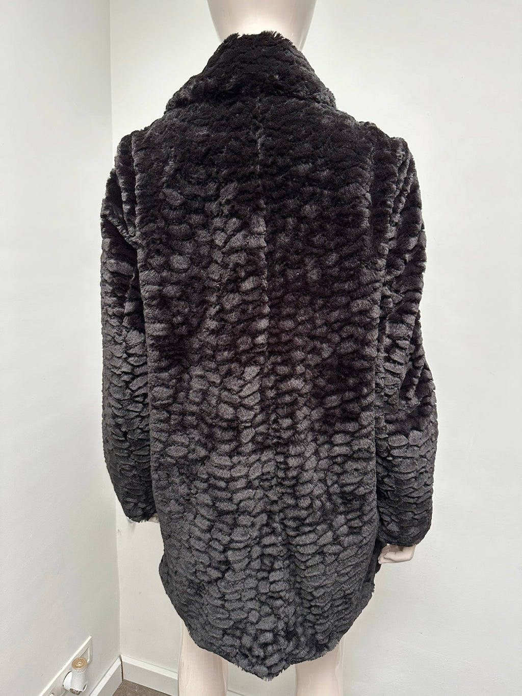 Tramontana zwarte fake fur jas maat XL