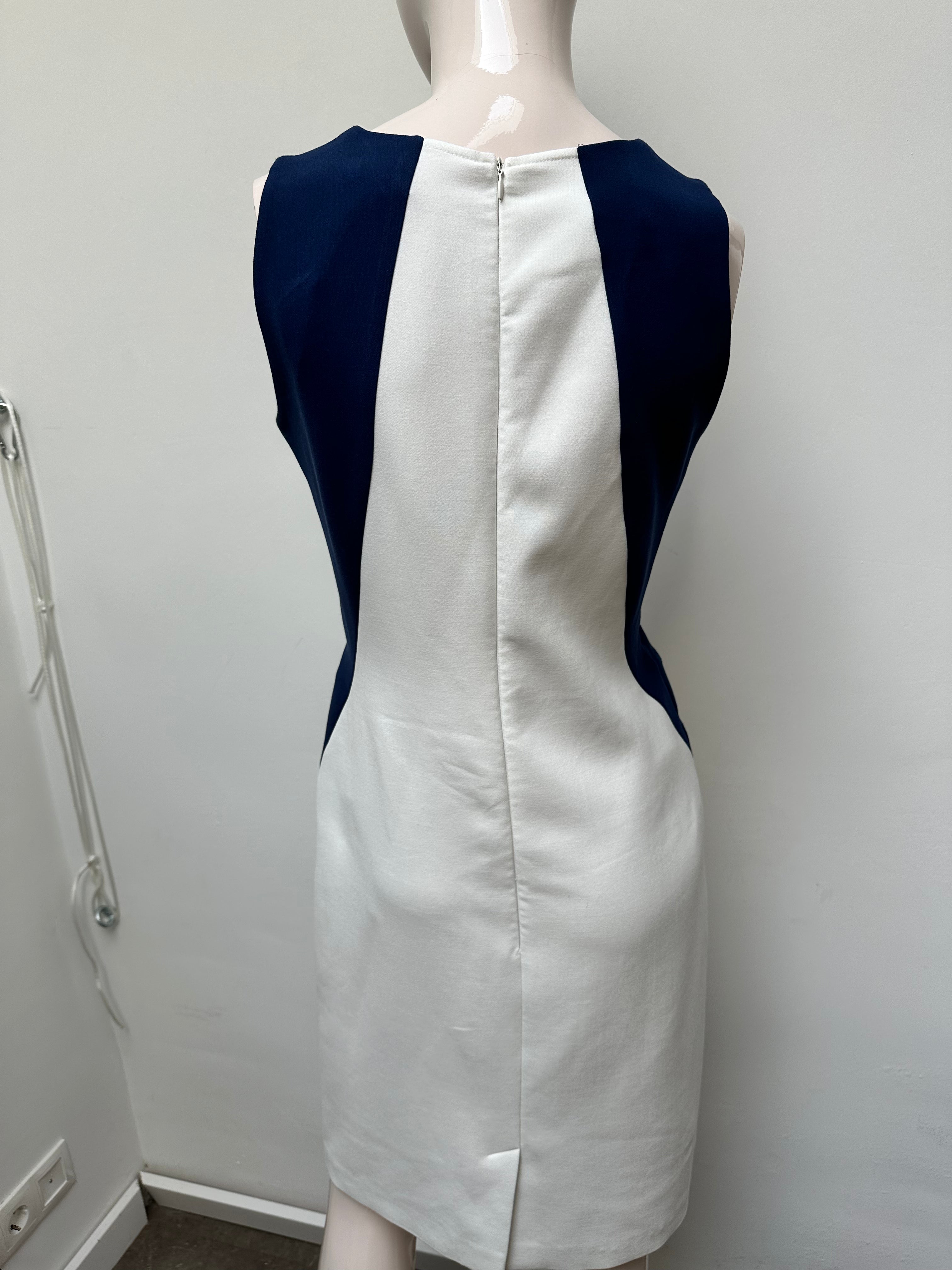 Caroline Biss recht jurkje maat 36