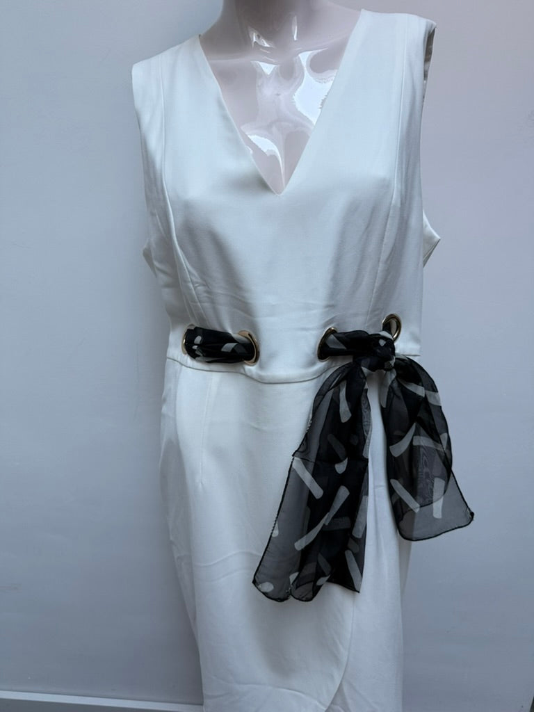 LINEA RAFFAELLI - Jurk - wit, diepe V-hals, metalen ringdetails - L