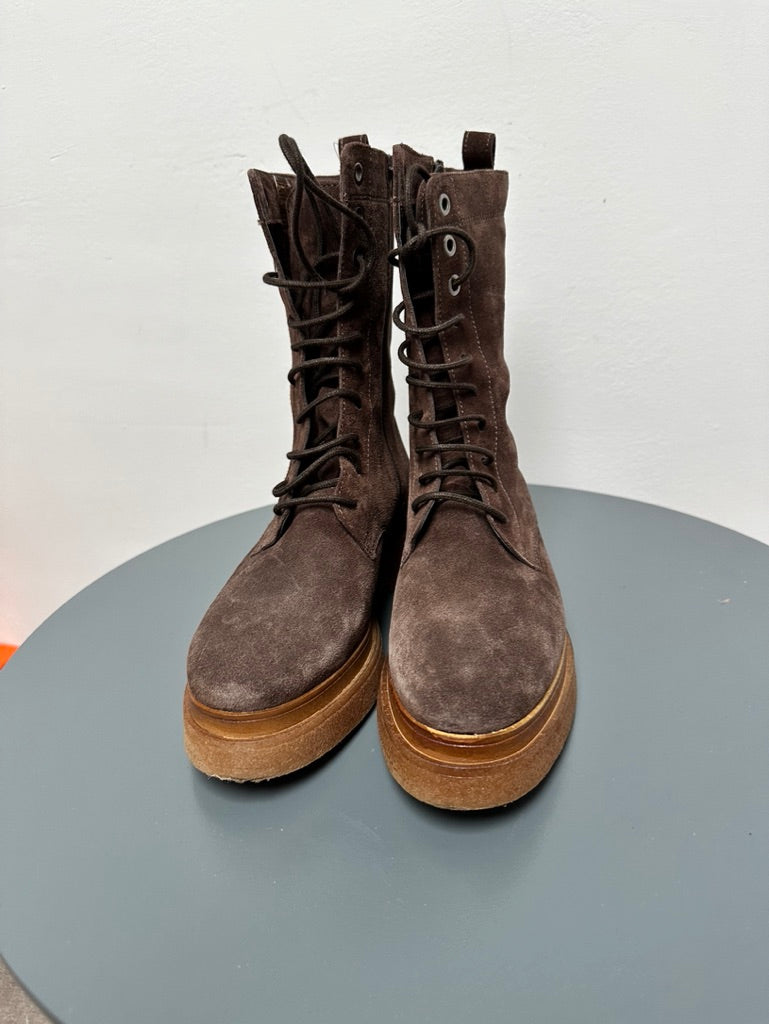 Capobella Enkellaarsjes - bruin suède, vetersluiting, halfhoog - S