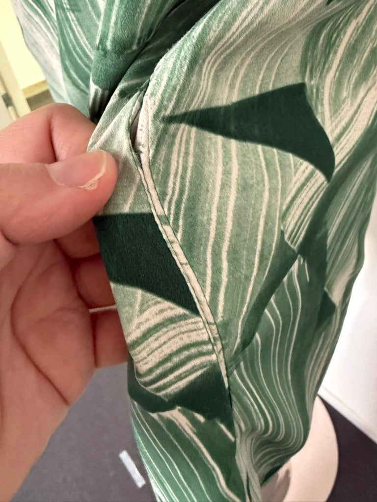 ESSENTIEL ANTWERP - Jurk - groen/beige, abstracte print, korte mouwen - L