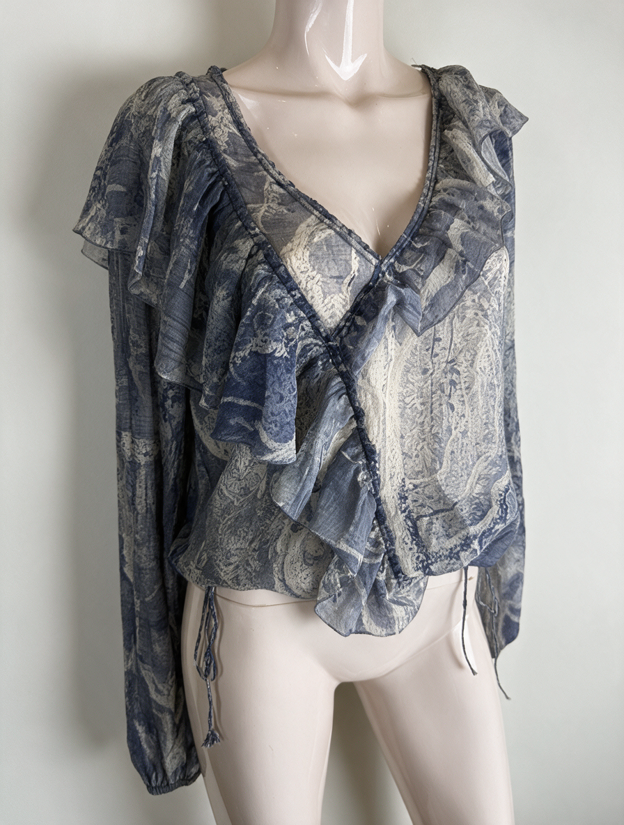H&M - Blouse - blauw/beige patroon, diepe V-hals, ruches