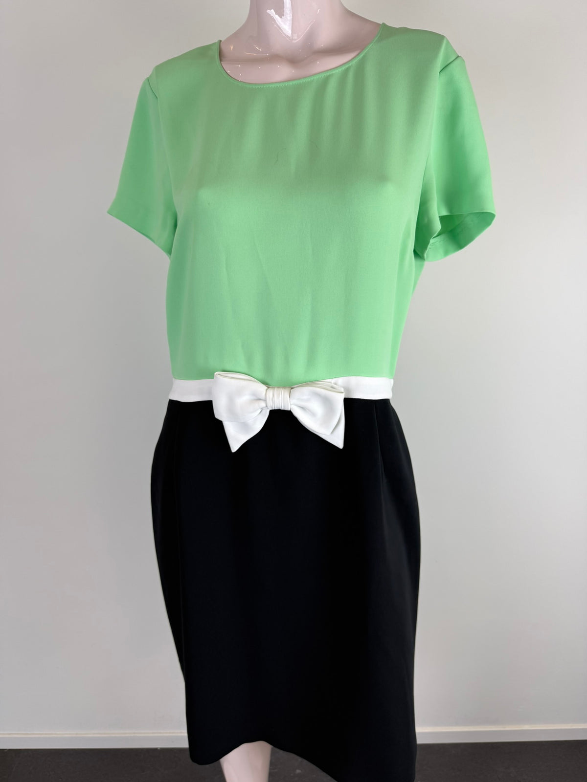 MOSCHINO CHEAP AND CHIC - Jurk - groen en zwart, strik in de taille, korte mouw - XL