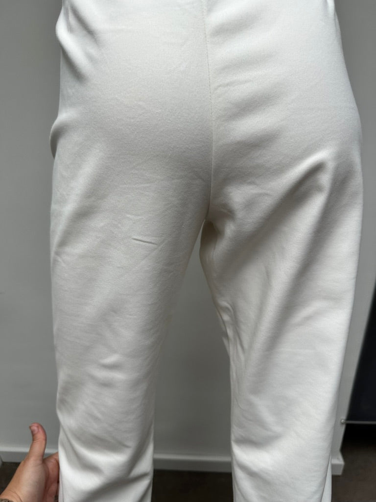 Witte broek in smal model maat 42