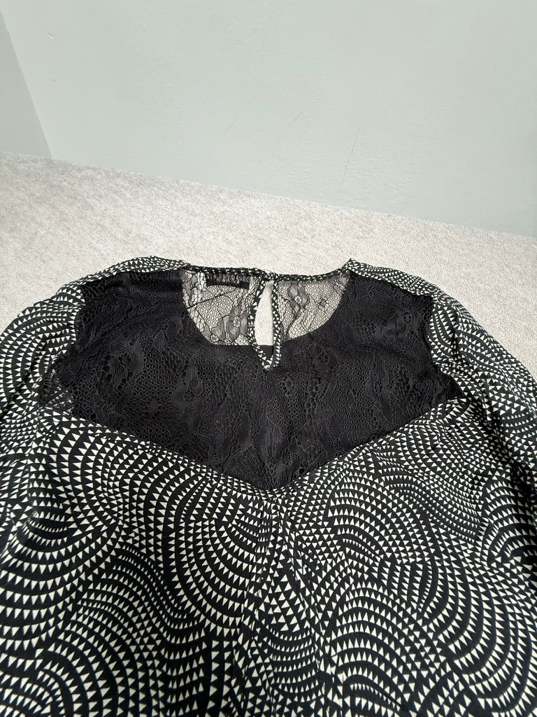 Essentiel Antwerp - Jurk - zwart-wit stippenpatroon, lange mouwen, knoopsluiting achter - S