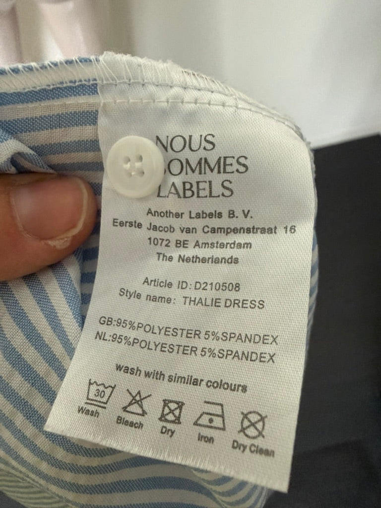 NOUS SOMMES LABELS - Jurk - blauw-wit gestreept, lange mouw, knoopsluiting voor - L