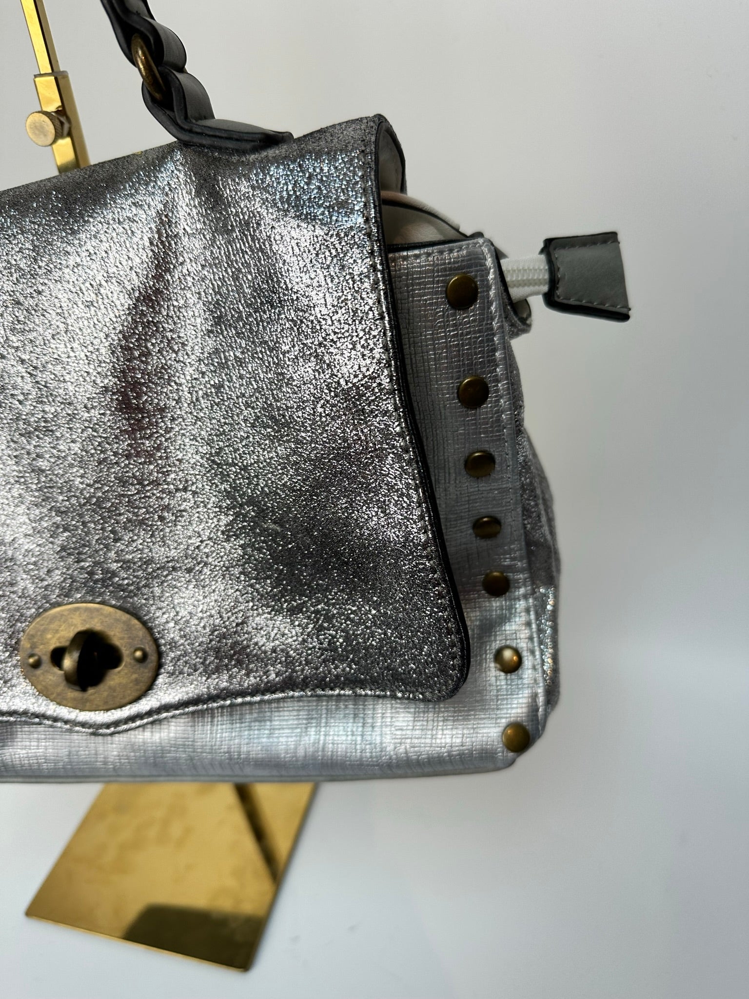 Zilver/witte schoudertas met lange strap