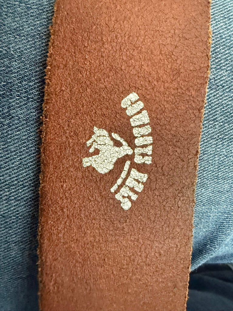 Cowboysbelt Riem - bruin suède, grote zilverkleurige gesp, western/bohemian stijl - 95 cm