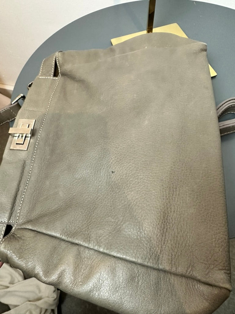 Handtas grijs leder