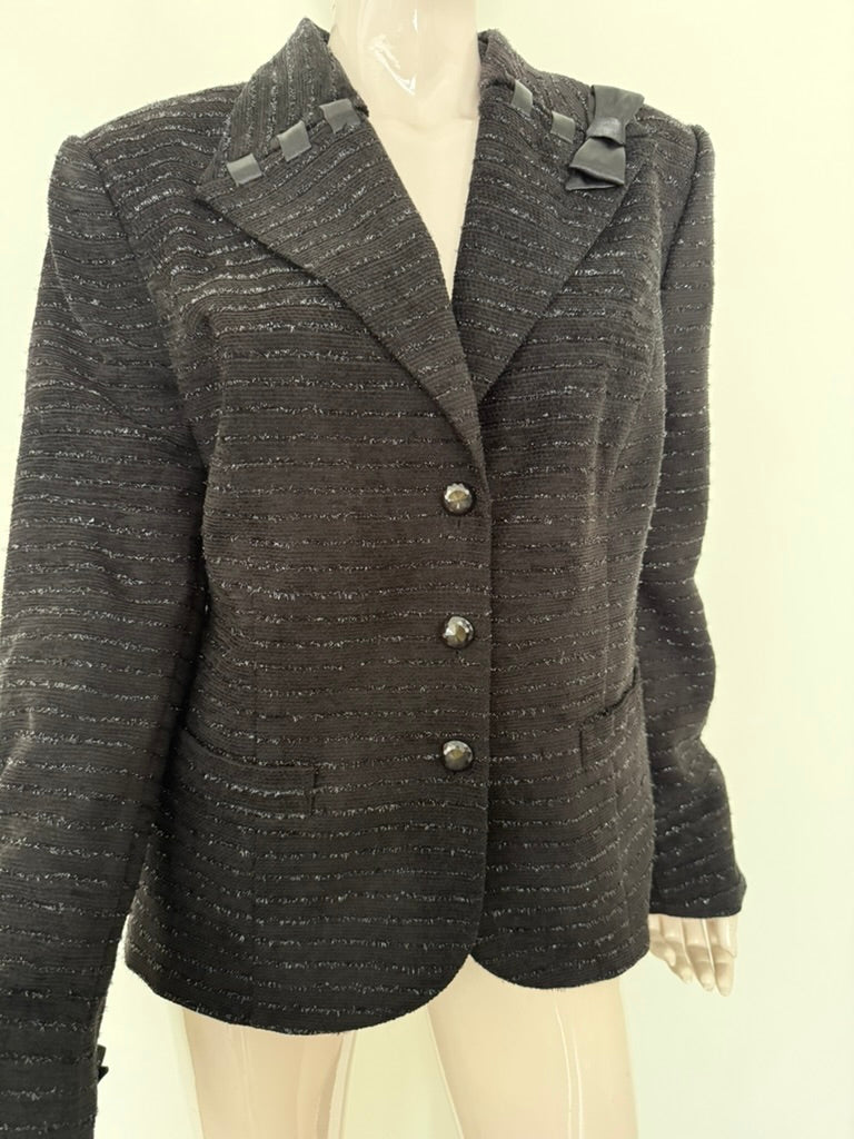 Edgar Vos - Blazer - zwart, geweven streeppatroon, satijnen strik op schouder - XXL