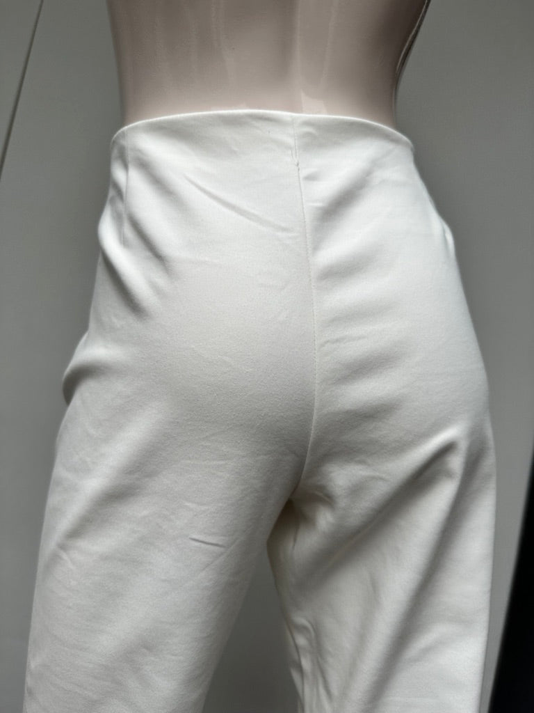 Witte broek in smal model maat 42