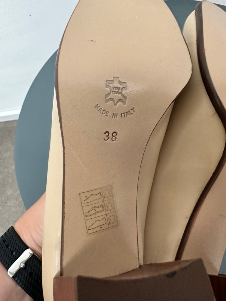 Daniel Hechter pumps maat 38 beige