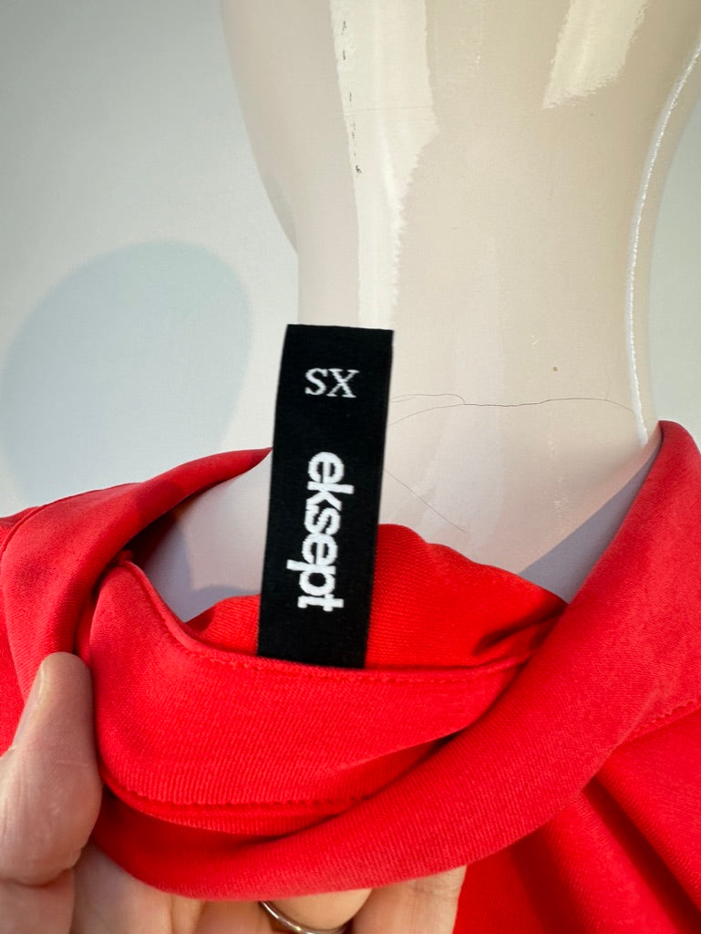 Eksept - Blouse - rood, licht glanzende stof, doorknoopsluiting - XS