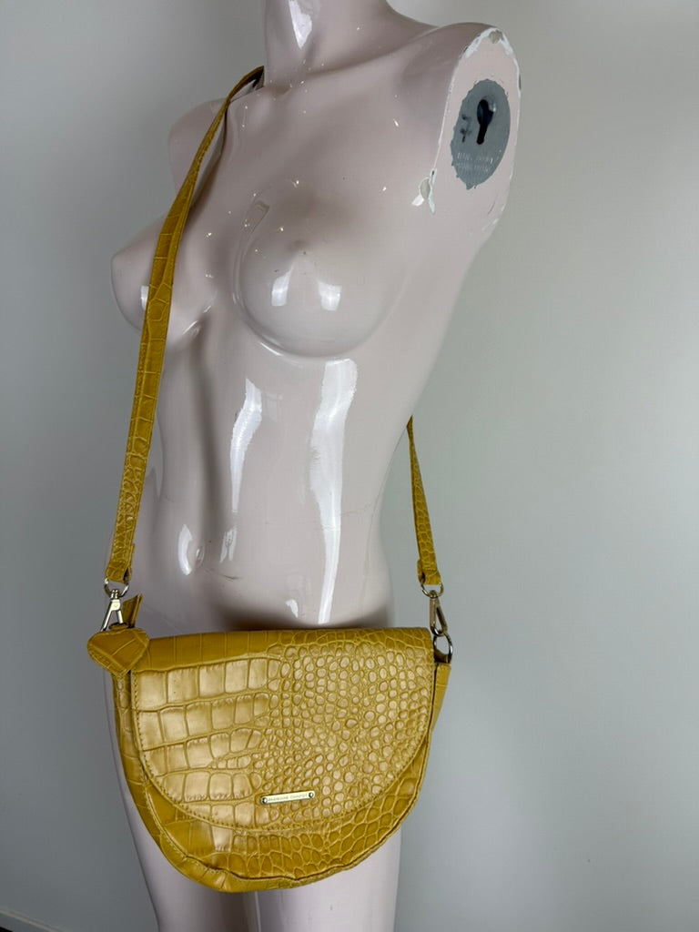 Fabienne Chapot - Schoudertas - geel, croco-structuur, flap met magneetsluiting - 1 maat