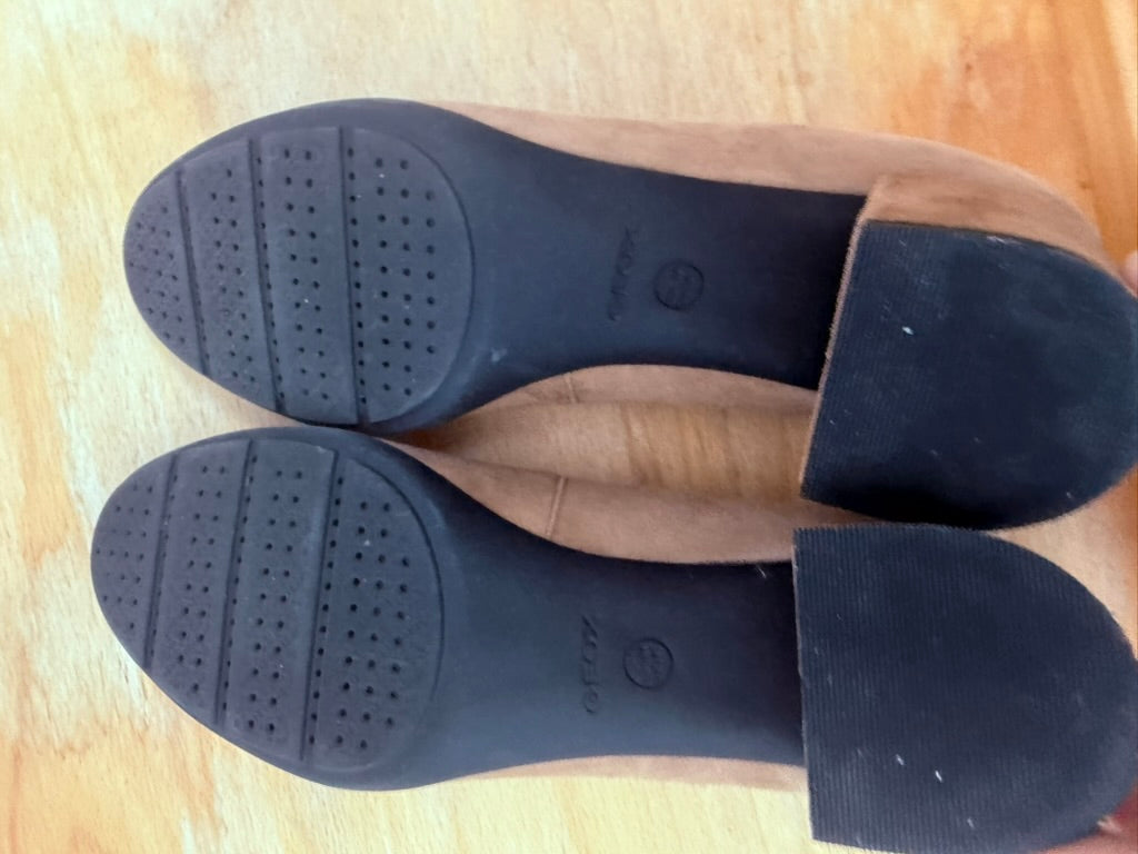 Geox pumps maat 38 Bruin