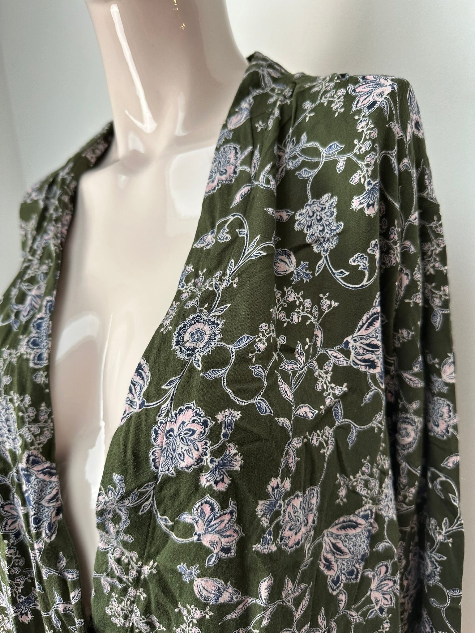 Rosemunde groene longsleeve overslag maat L