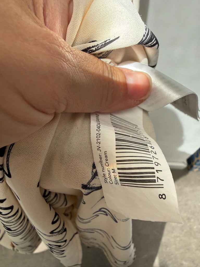 JOSH V - Jurk - crème/zwart, kalligrafieprint, knoopsluiting maat M