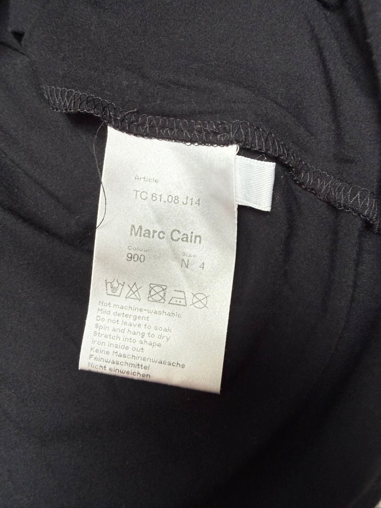 Marc Cain - Top - zwart, mouwloos, ruches en kant - L