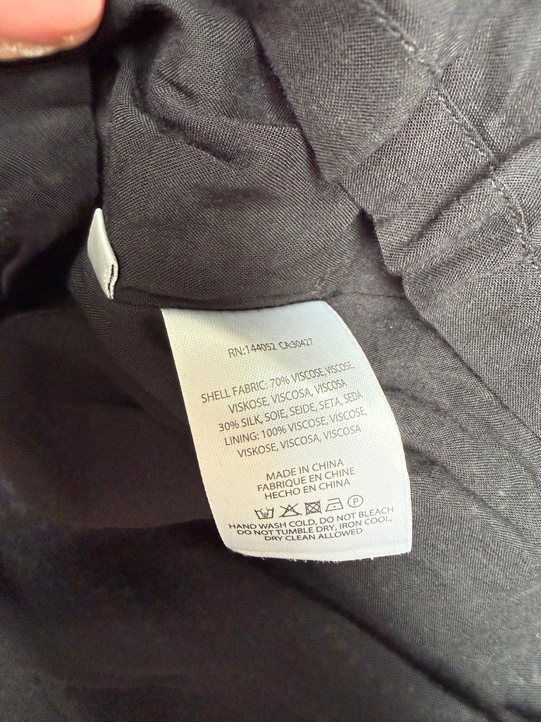 Essentiel Antwerp Zijden Jurk Maat 36 – Zwart-Witte Printjurk met Kantdetail en Lange Mouwen