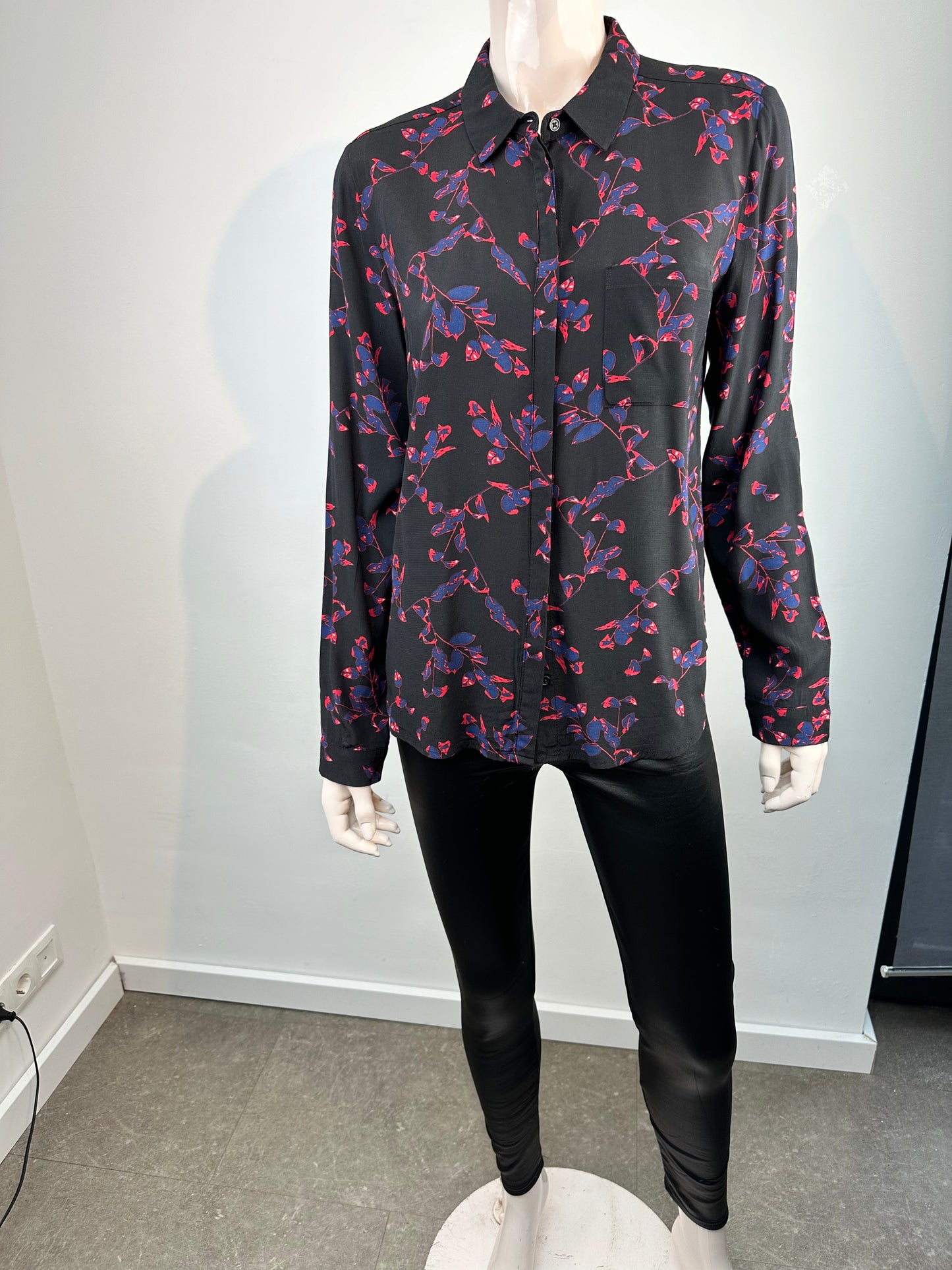 Modström zwarte gebloemde blouse maat S